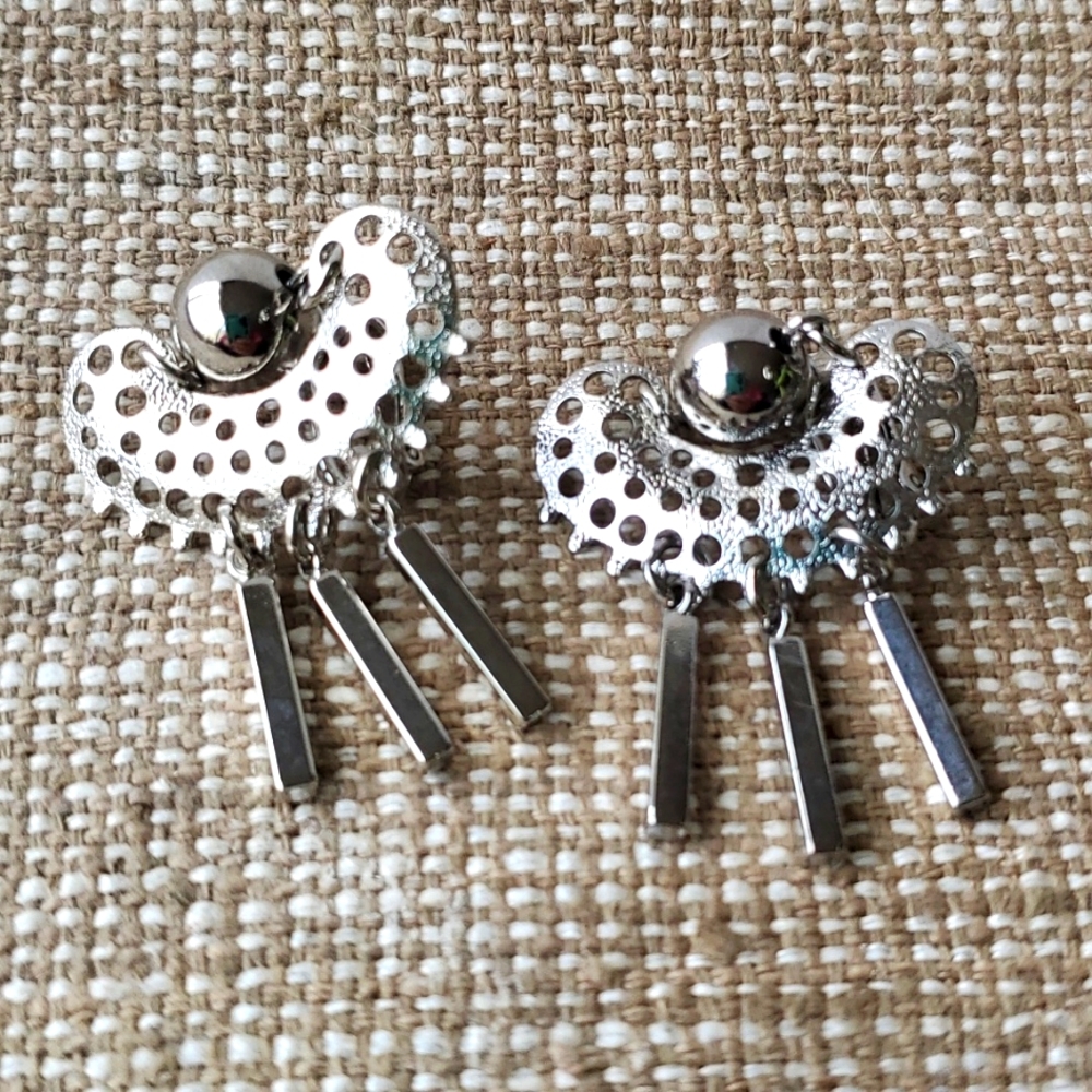 Vintage Mid Century Sarah Coventry Charisma Silvertone Clip Earrings Atomic